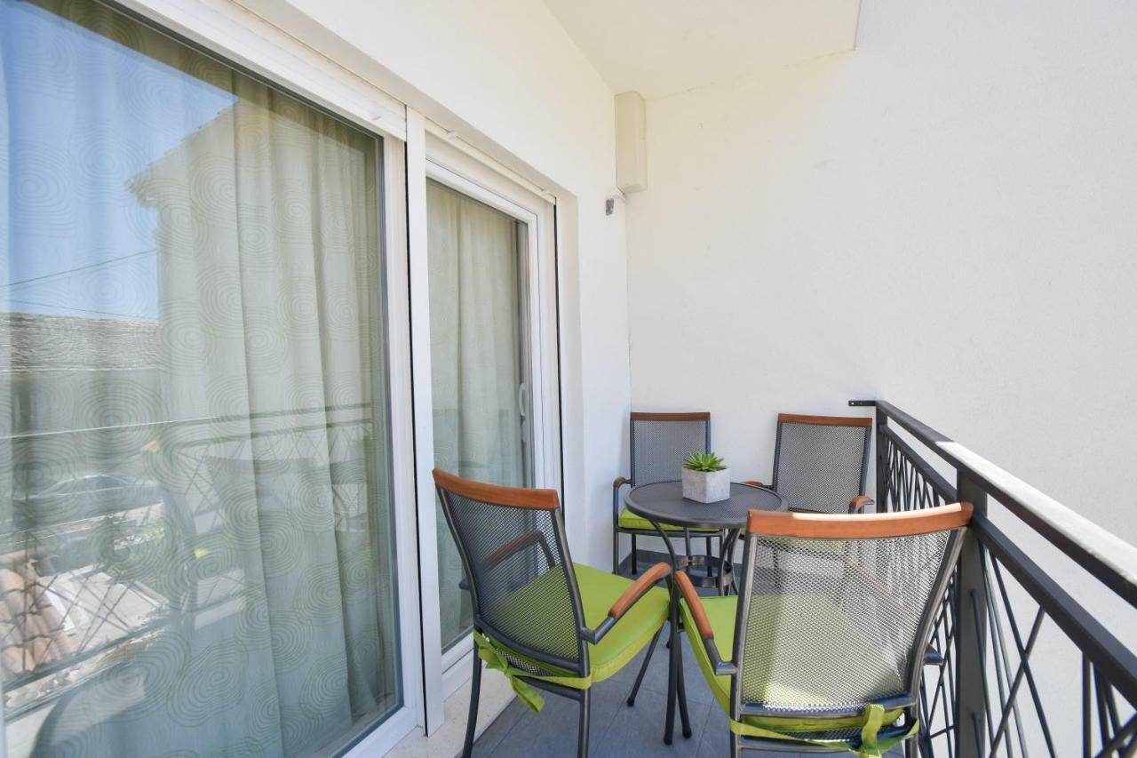 Apartmani Iva&Ante Dugi Rat Exterior photo